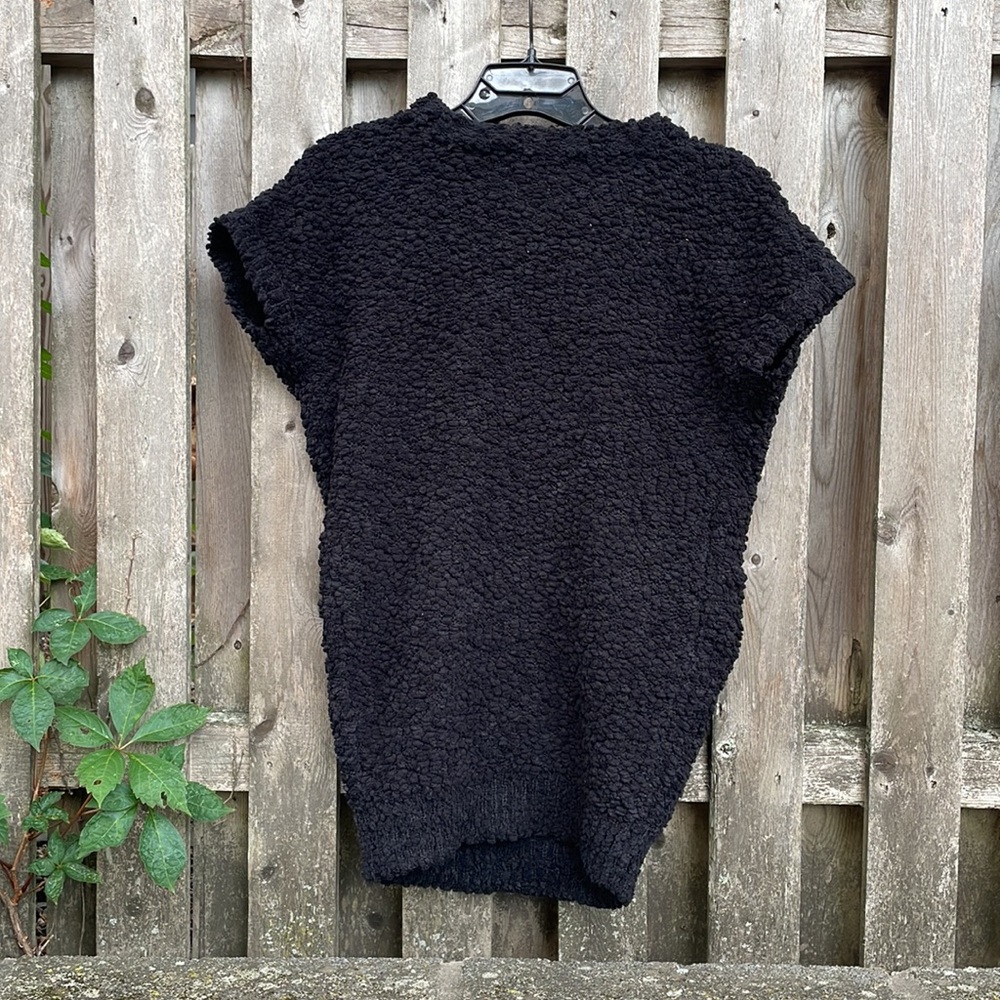 Vera wang Chanel feel sweater black size small